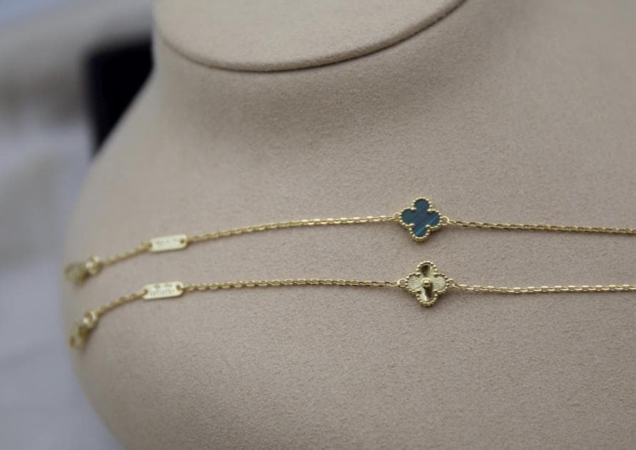 18k gold Mini Sweet Clover Bracelet 9.5mm size #miniclover #Gift