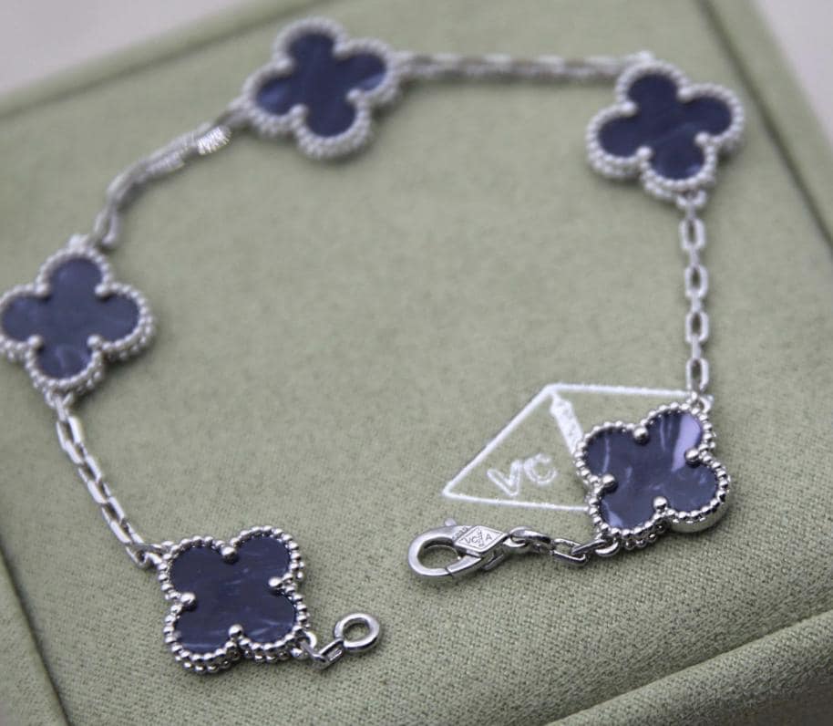 Navy blue Christmas clover bracelet 925 sterling silver 18k gold plating (w8 vc stamp)