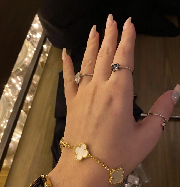 18k Gold White Clover Bracelet Mother of Pearl Chain motif #clover Gift