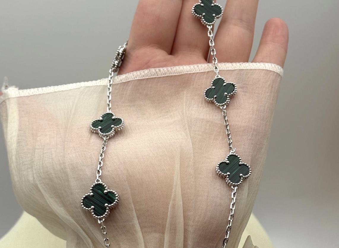 10 motif Green natural malachite Clover necklace chain 18k gold plated 925 silver (with vc stamp)