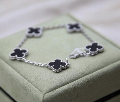 Black onyx Clover bracelet 925 sterling silver (w8 vc stamp)