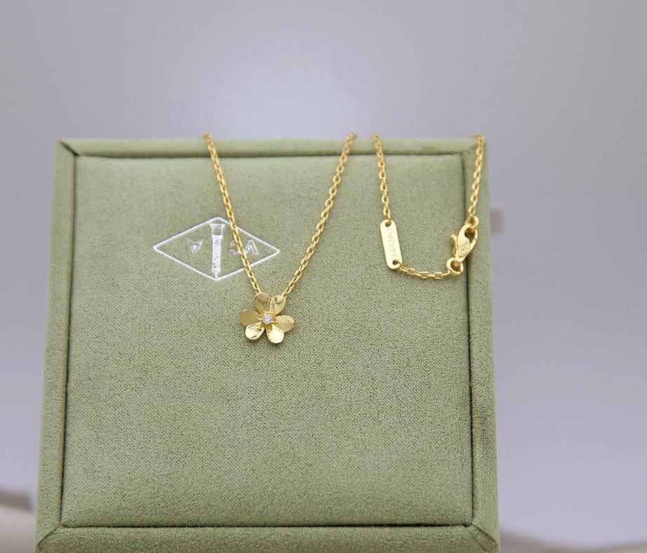 Flower white cubic zirconia necklace 18k Gold Plated 925 Sterling (w8 vc stamp) #clover Gift