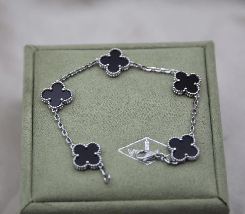 Black onyx Clover bracelet 925 sterling silver (w8 vc stamp)