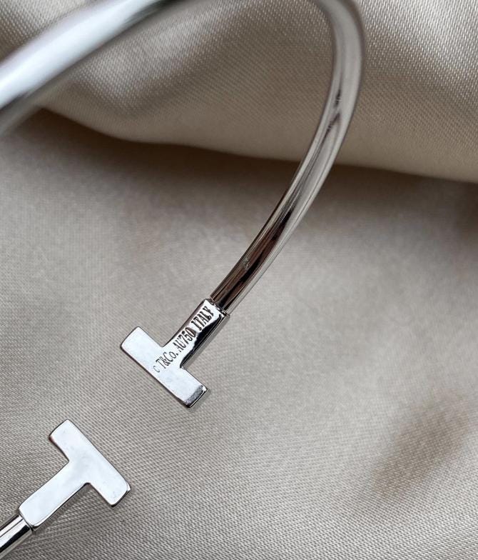T.T co bracelet - 18k gold plated bracelet - 19cm size adjustable narrow pipe T bracelet
