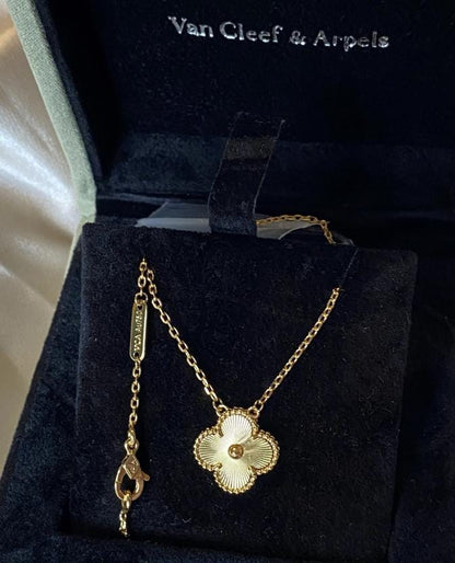 Gold fill clover necklace four leaf 18k Gold Plated 925 Sterling (w8 vc stamp) Gift