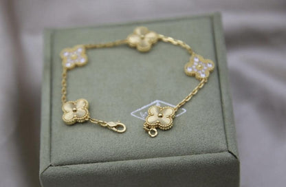 18k Gold Diamond Clover bracelet