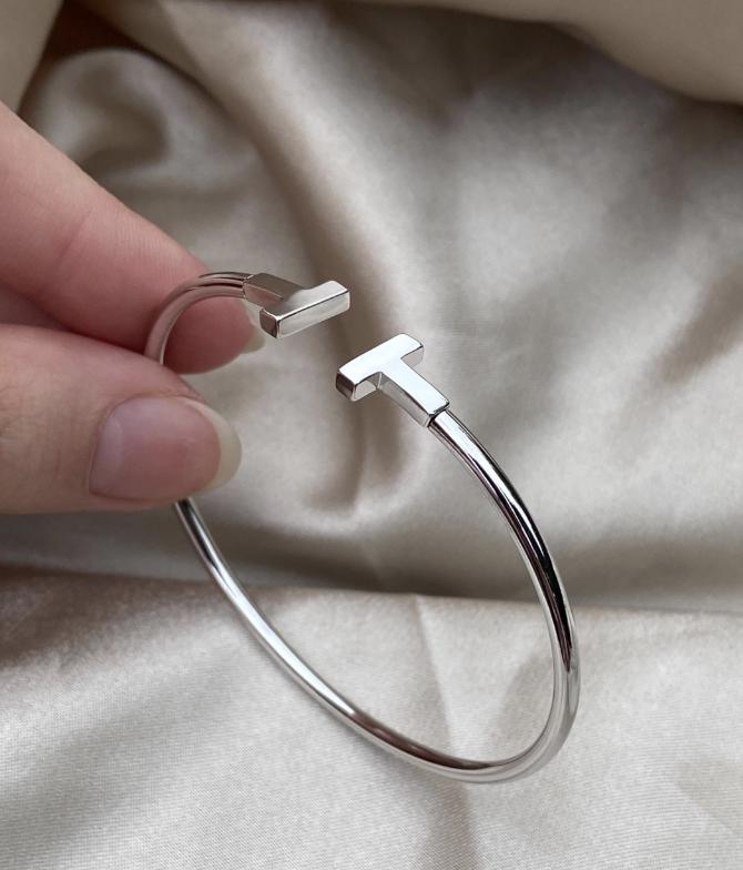 T.T co bracelet - 18k gold plated bracelet - 19cm size adjustable narrow pipe T bracelet