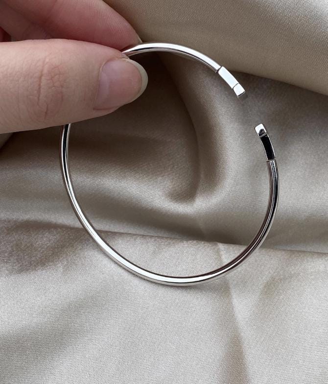 T.T co bracelet - 18k gold plated bracelet - 19cm size adjustable narrow pipe T bracelet