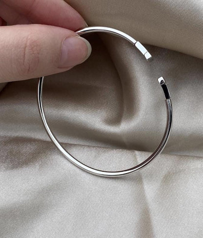 T.T co bracelet - 18k gold plated bracelet - 19cm size adjustable narrow pipe T bracelet