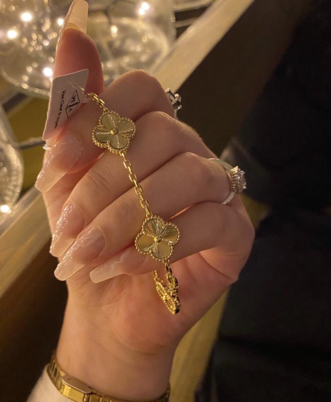 18k Gold Clover Bracelet: 18k Gold Plate sterling silver, 15mm motif size #clover Gift