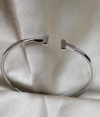 T.T co bracelet - 18k gold plated bracelet - 19cm size adjustable narrow pipe T bracelet