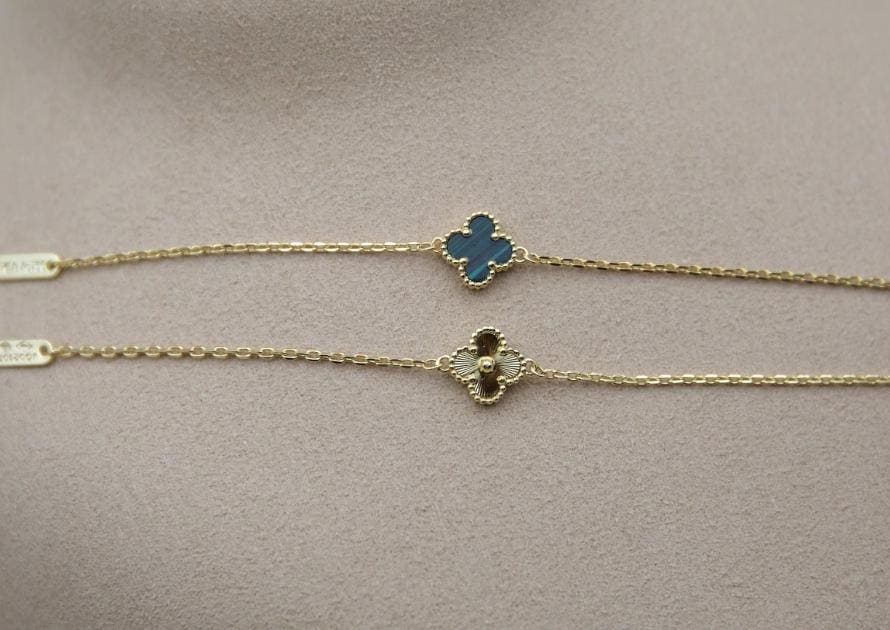 18k gold Mini Sweet Clover Bracelet 9.5mm size #miniclover #Gift