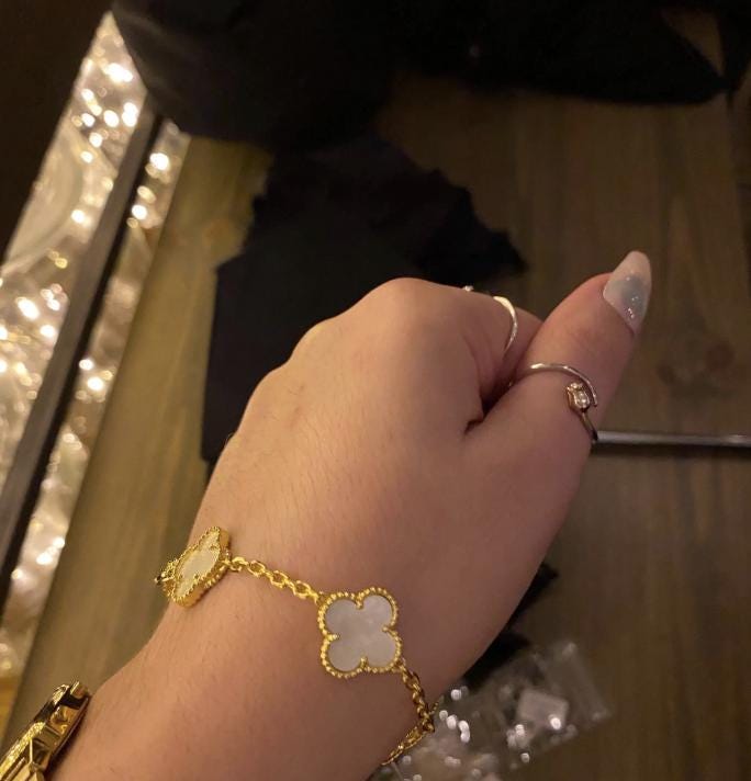 18k Gold White Clover Bracelet Mother of Pearl Chain motif #clover Gift