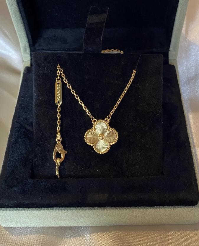 Gold fill clover necklace four leaf 18k Gold Plated 925 Sterling (w8 vc stamp) Gift